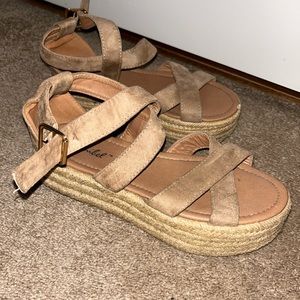 Platform sandals